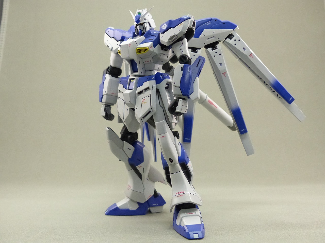 プラモ】HGUC Hi-νガンダム 1/144 – FunaLog